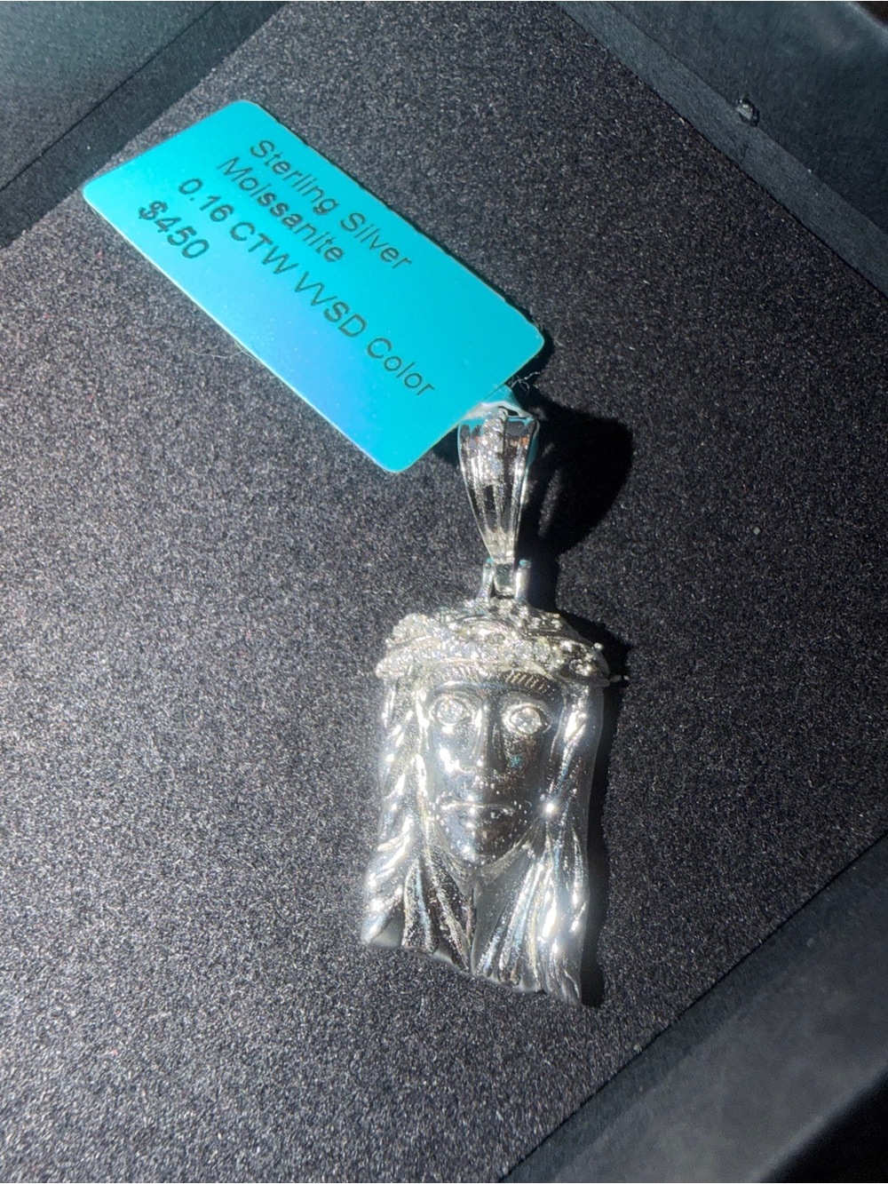 Jesus sterling silver 0.16 moissanite pendant - Picture 4 of 9